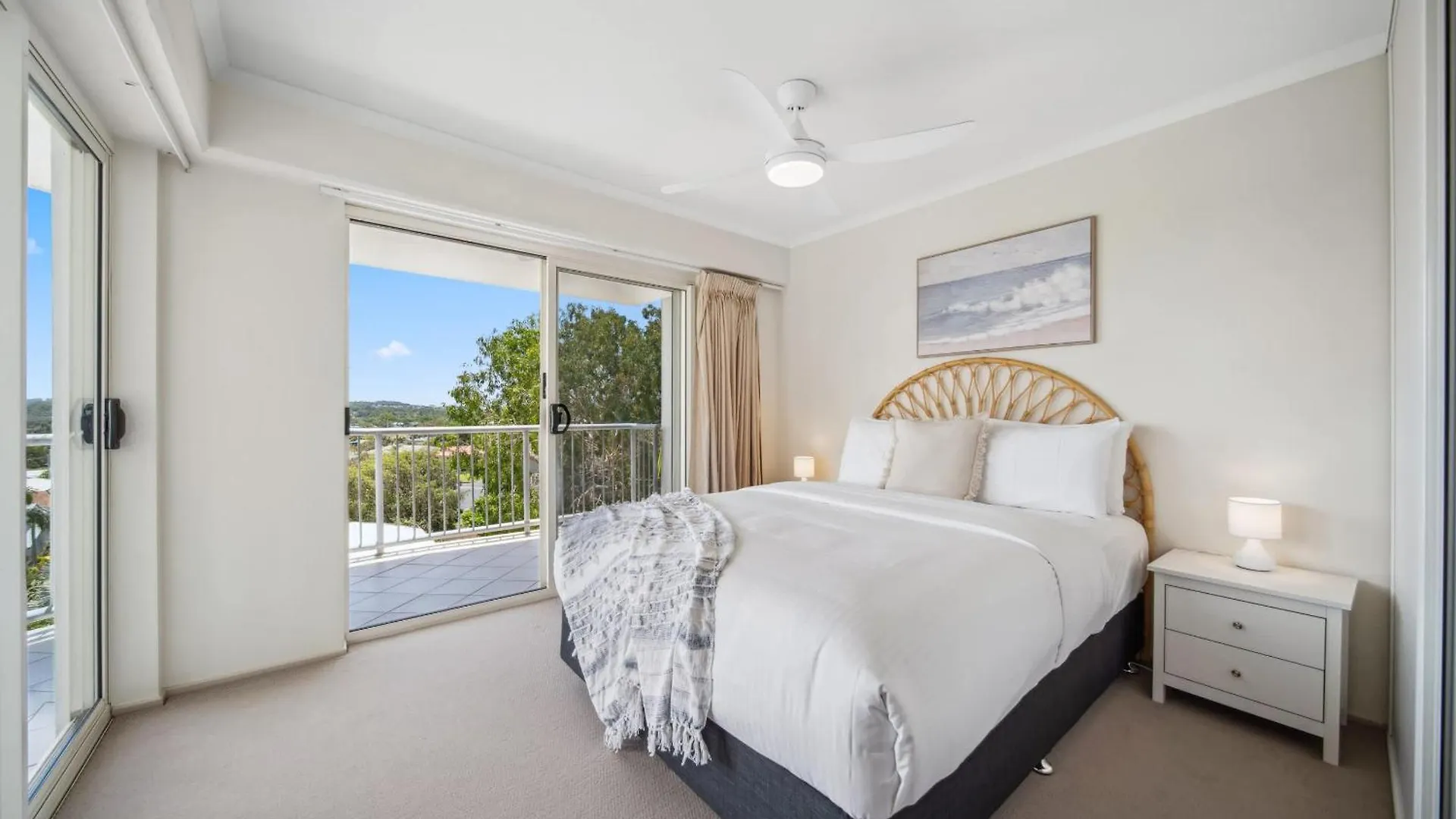 Windsong Caloundra Sunsets Sea Breezes And Style Apartment 0*,