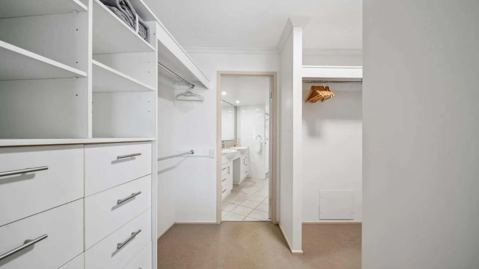 Windsong Caloundra Sunsets Sea Breezes And Style Apartment Australia