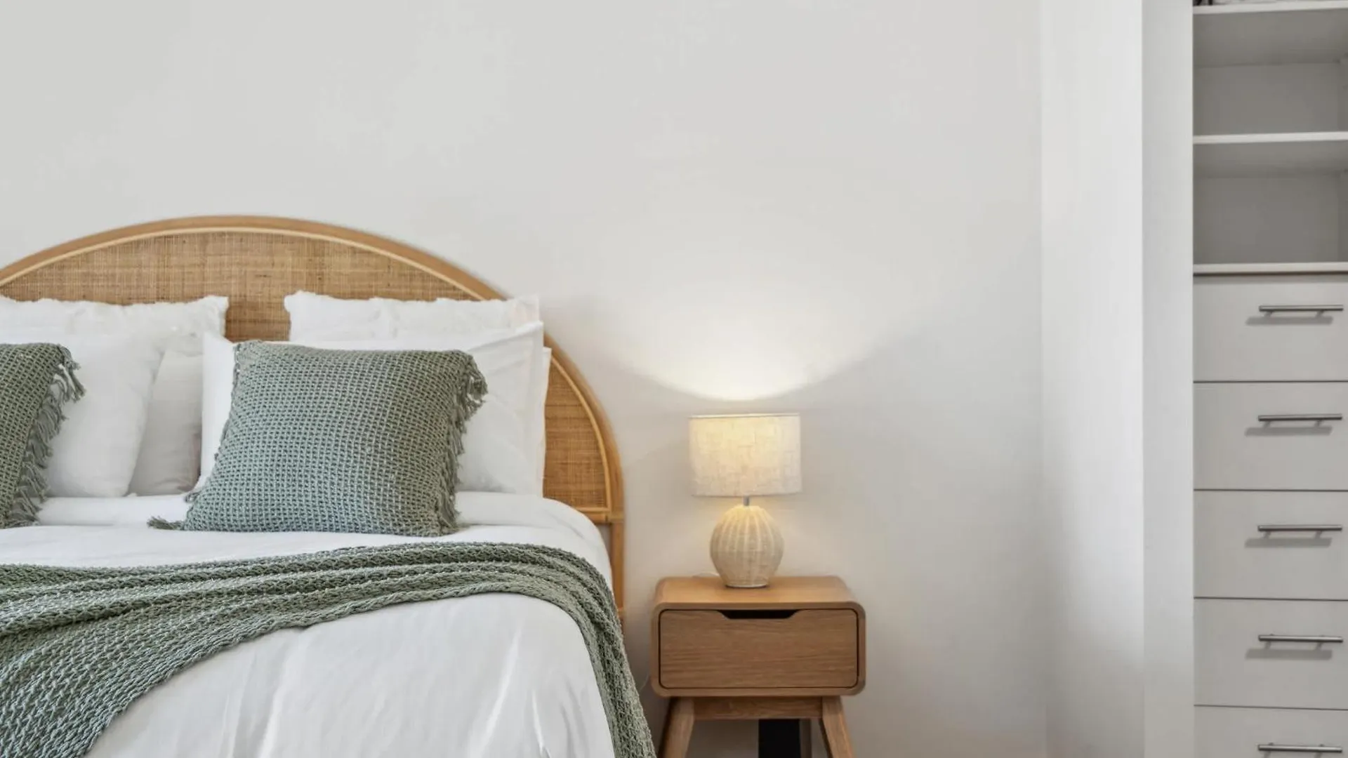 Windsong Caloundra Sunsets Sea Breezes And Style Apartment