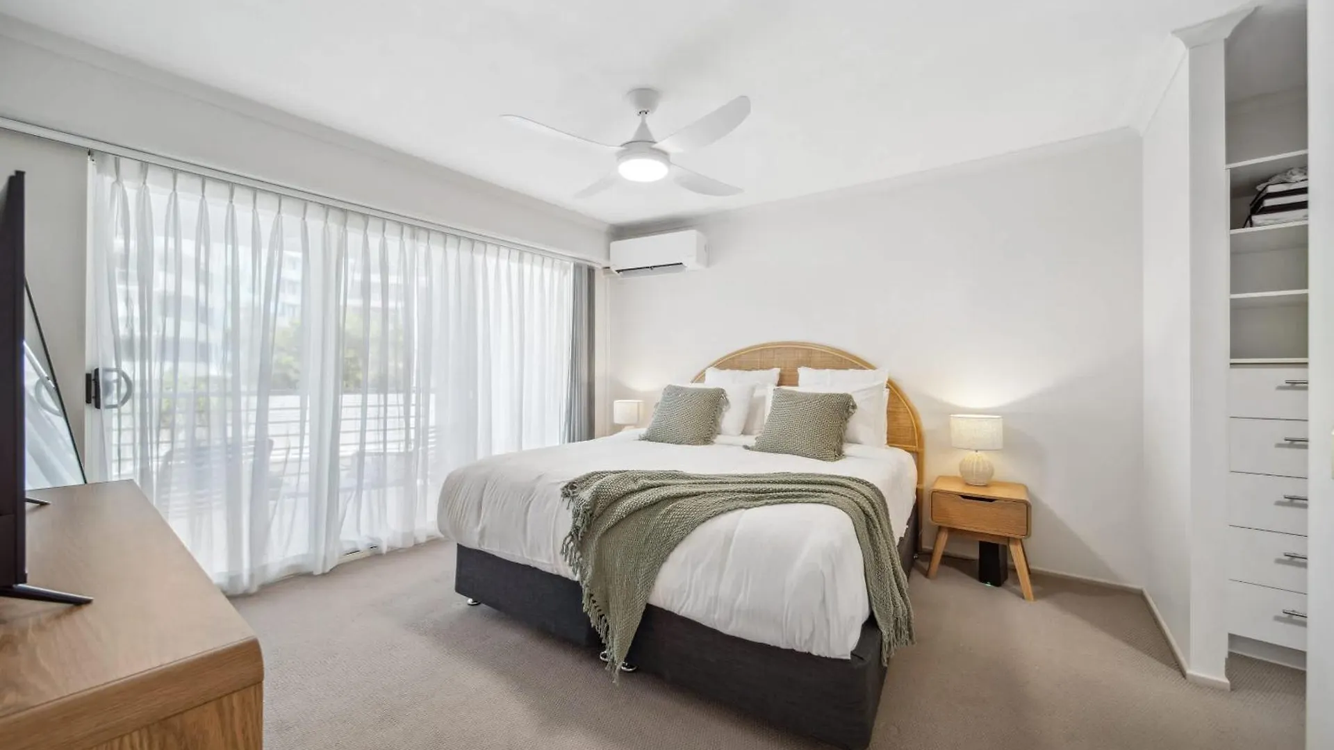 Windsong Caloundra Sunsets Sea Breezes And Style Apartment