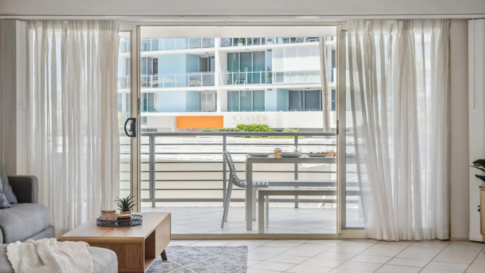 Windsong Caloundra Sunsets Sea Breezes And Style Apartment